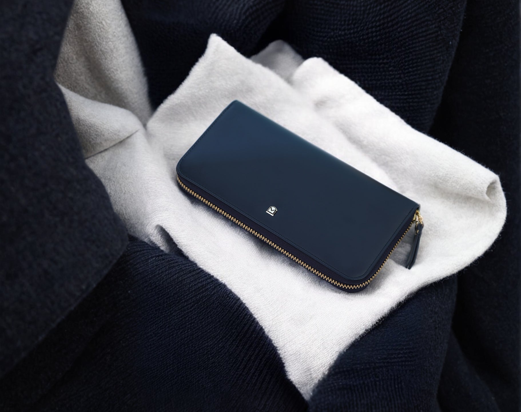 LUXURY ZIP-AROUND WALLETS