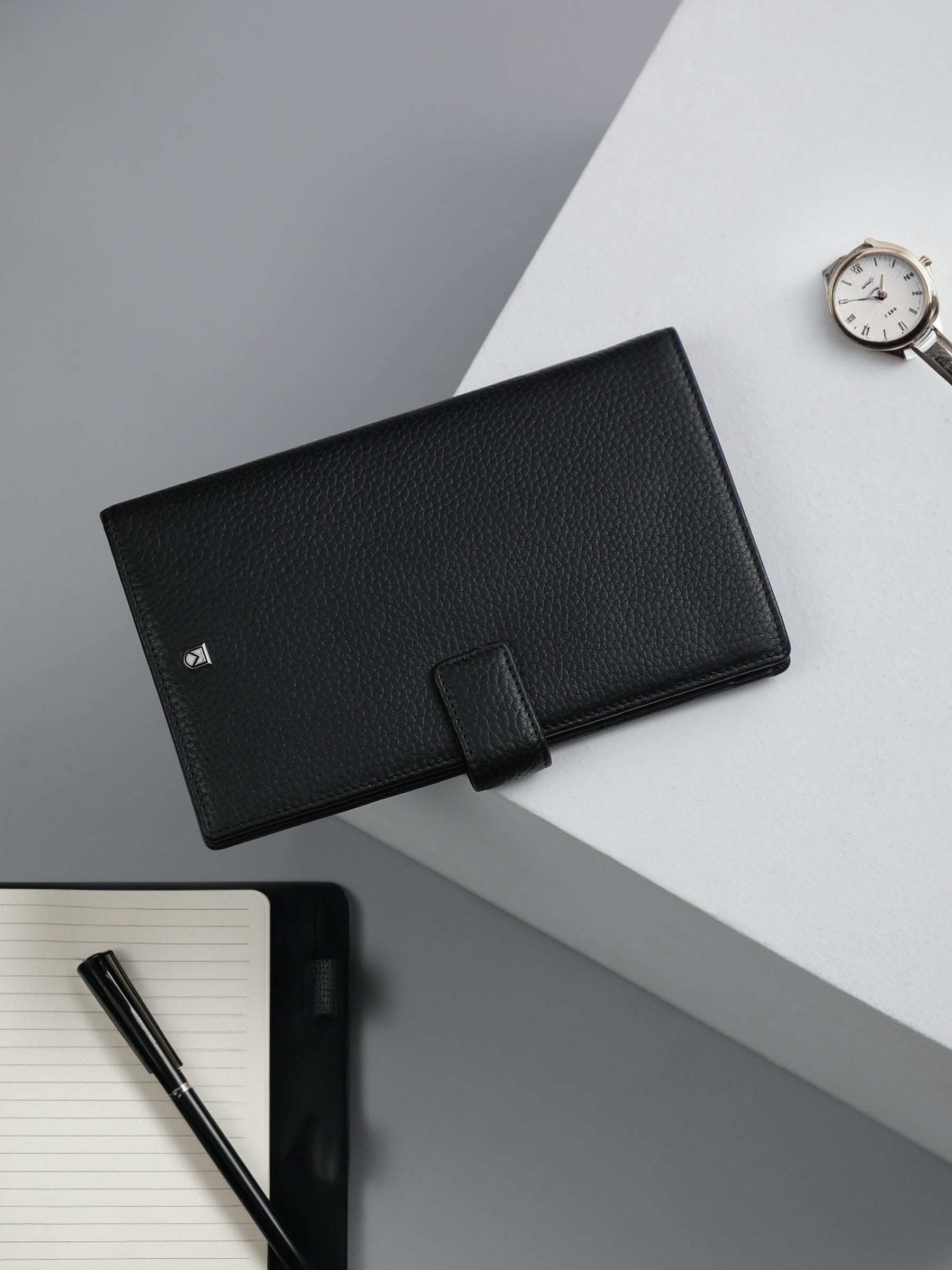 LEATHER TRAVEL ORGANISERS