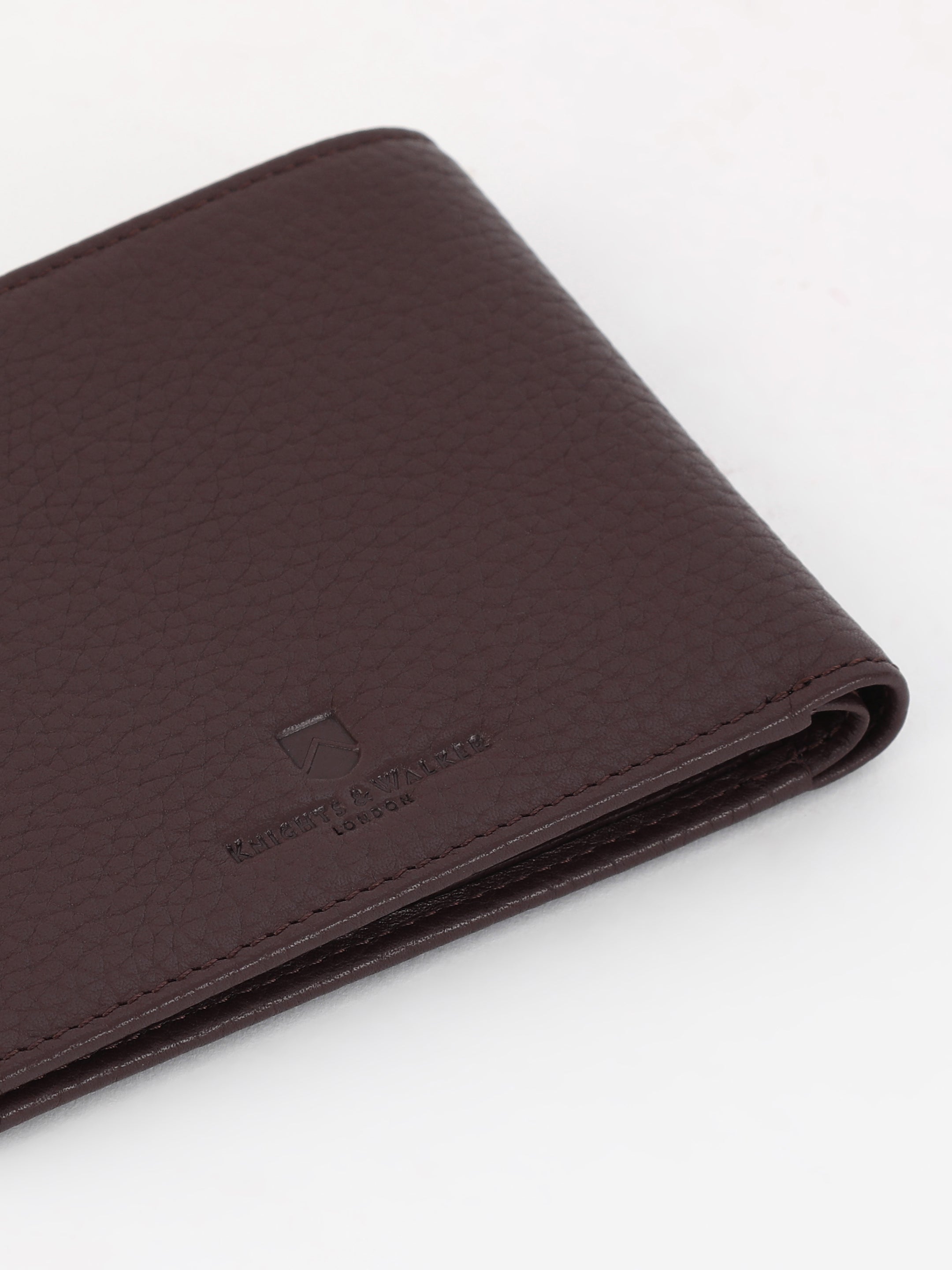#color_chestnut brown